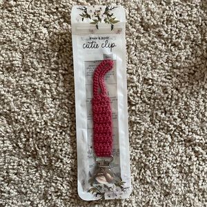 Ryan and Rose Cutie Clip - knitted